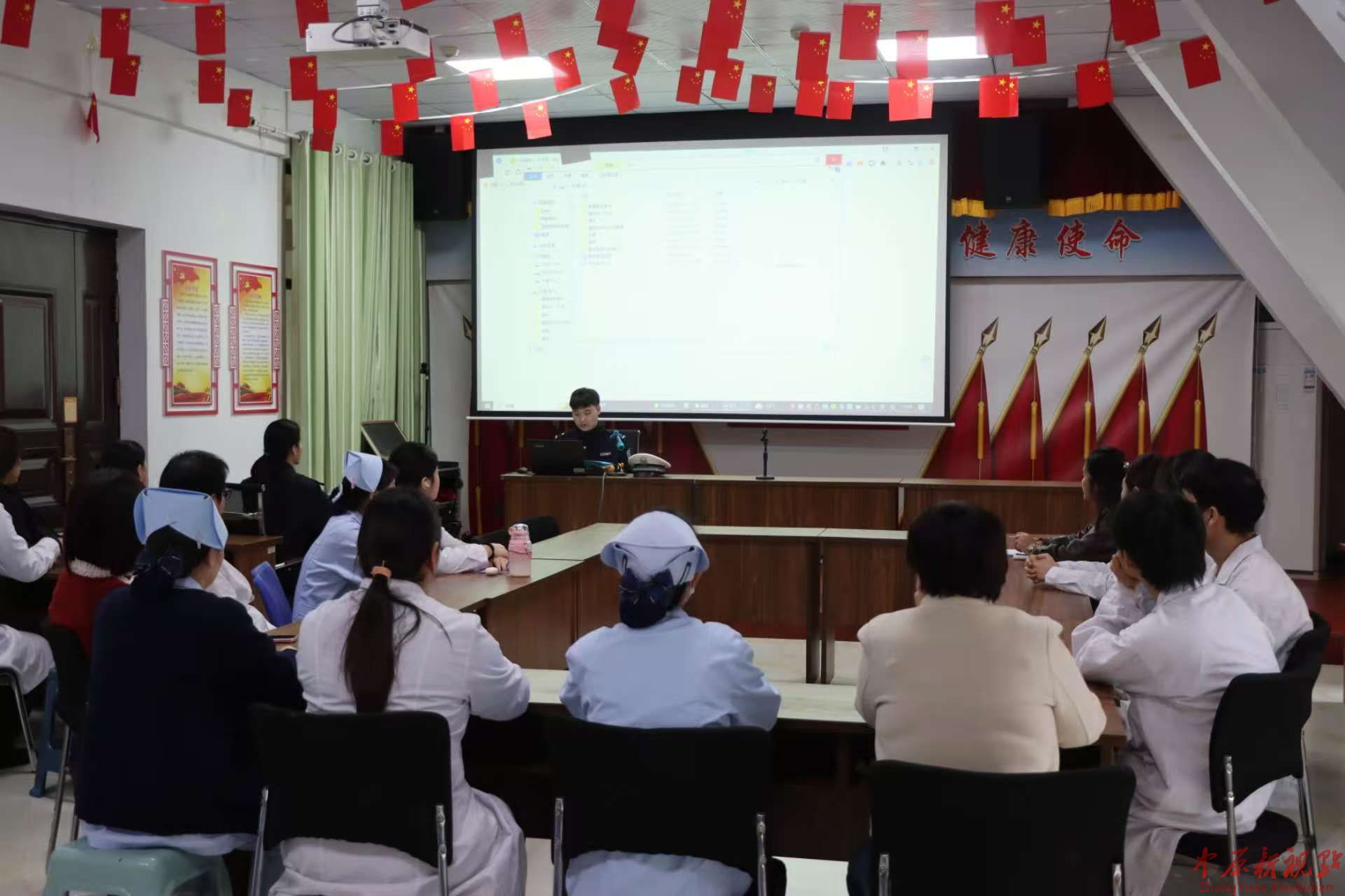 葉縣公安局交通管理大隊(duì)開展“摒棄交通違法 共護(hù)安全防線”主題宣講活動